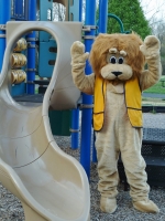Leo the Lion Visits Lions Park 4-14 